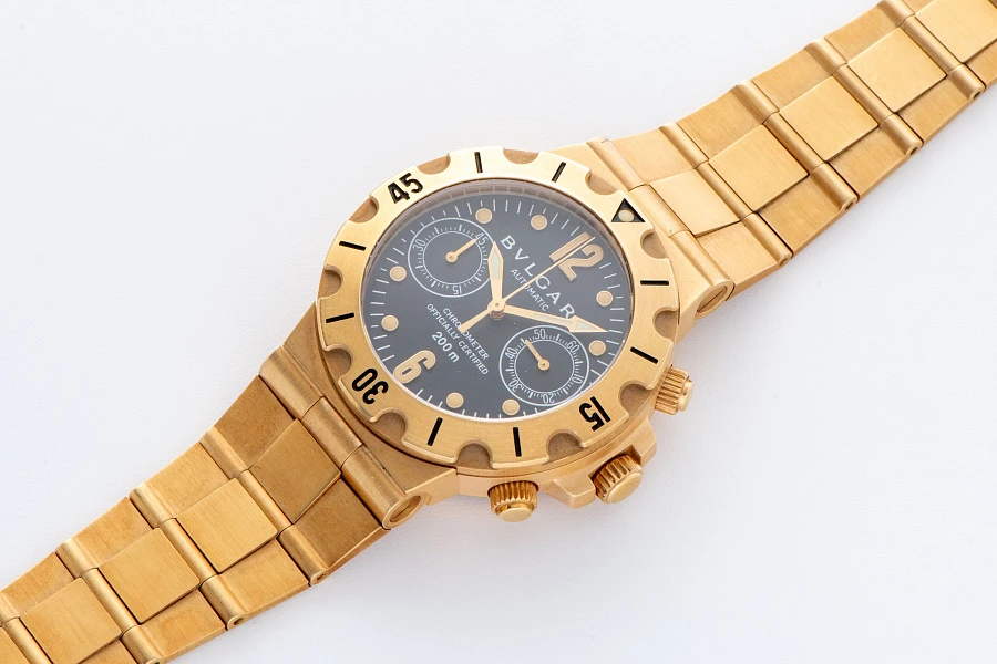 Diagono Scuba Chronograph Ref. SC38G  in 18k Yellow Gold