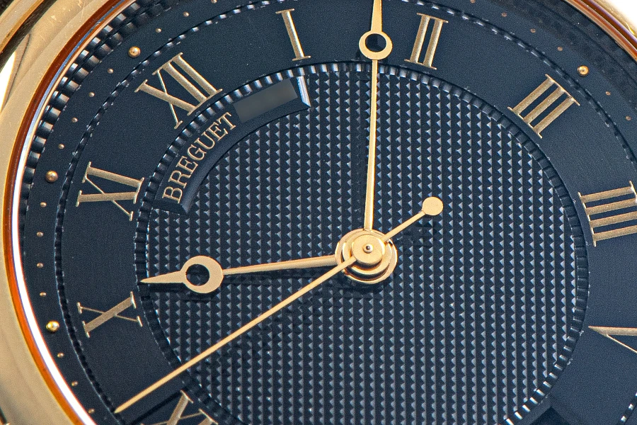 Marine Ref. 3400 in 18k Yellow Gold with Black Dial