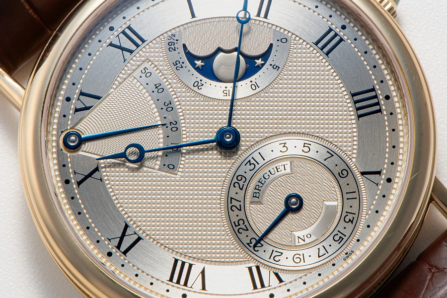 Classique Ref. 3130 in 18k Yellow Gold