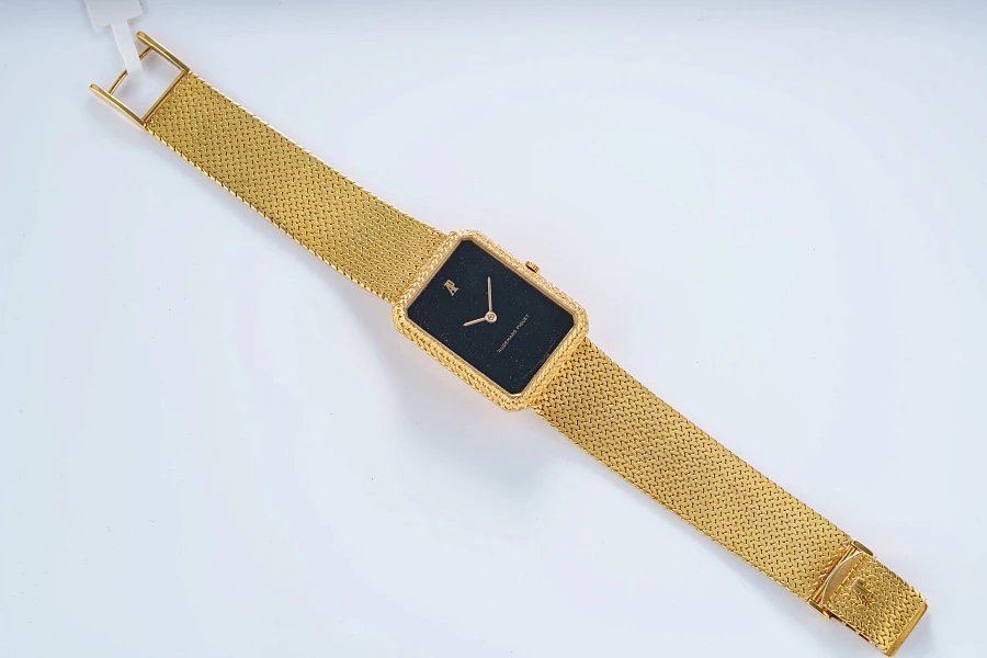 Rectangular Dress Watch in 18k Yellow Gold