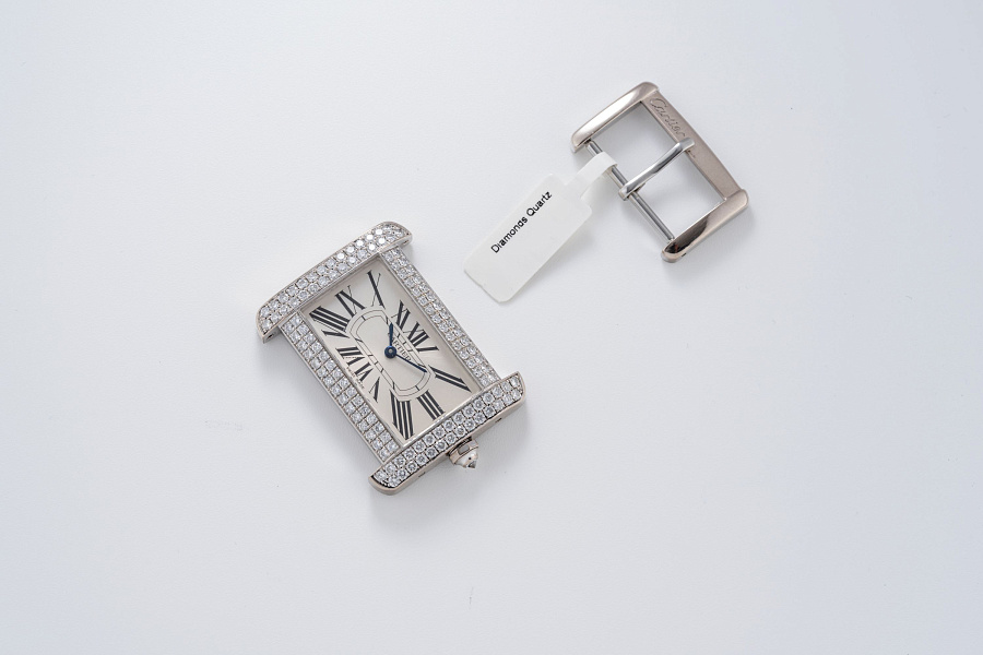 Divan Quartz Ref. 2614 in 18k White Gold with Diamonds