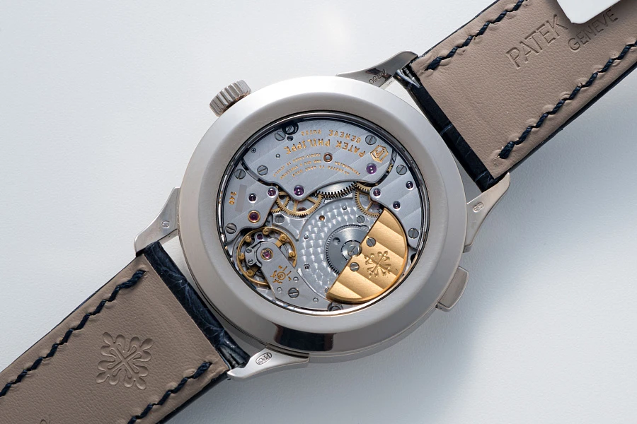 World Time Ref. 5230G in 18k White Gold