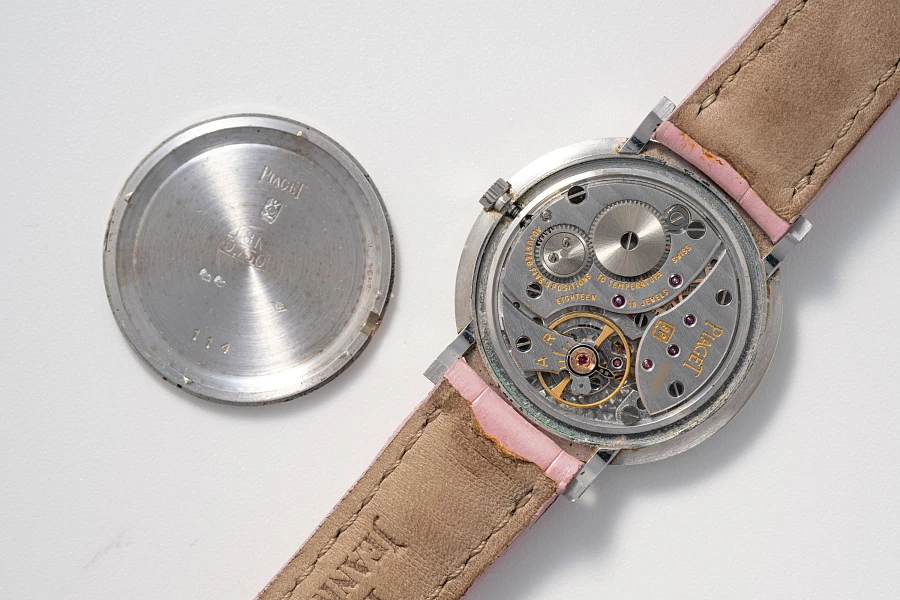 Clous de Paris Ladies Watch Ref. 9011 in 18k White Gold