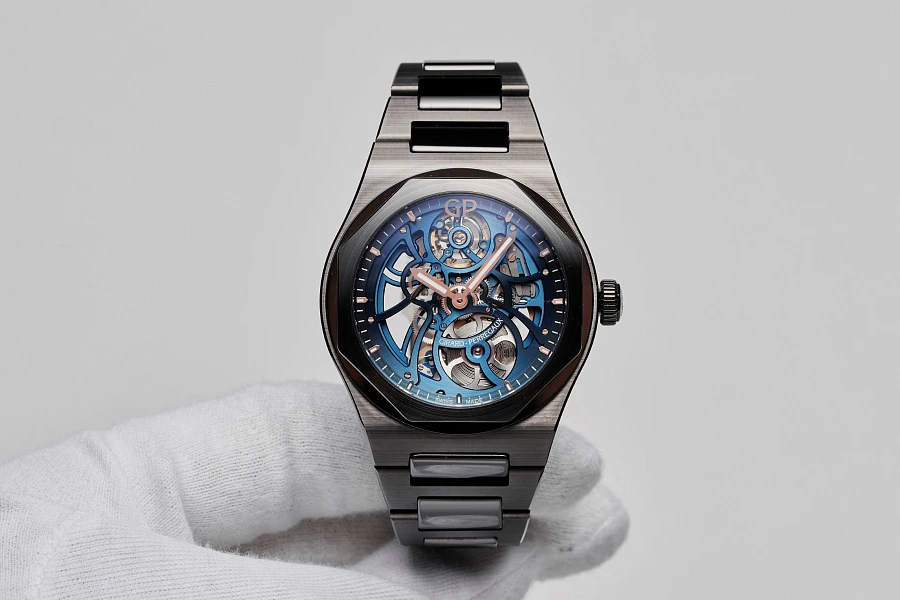 Laureato Skeleton