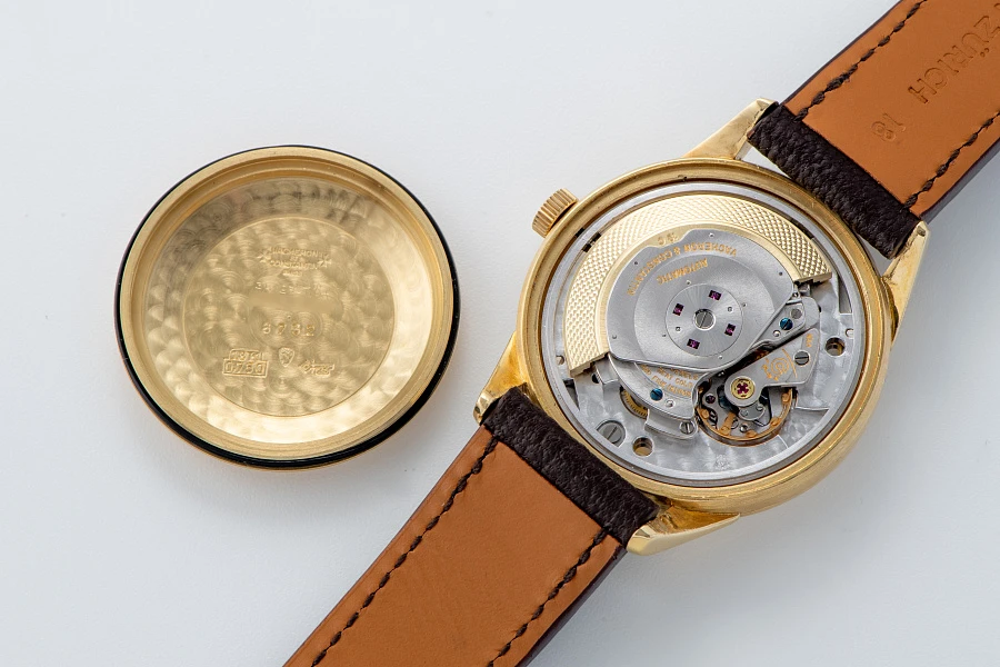 Silver Sunburst Dial Dress Watch Ref. 6732 in 18k Yellow Gold