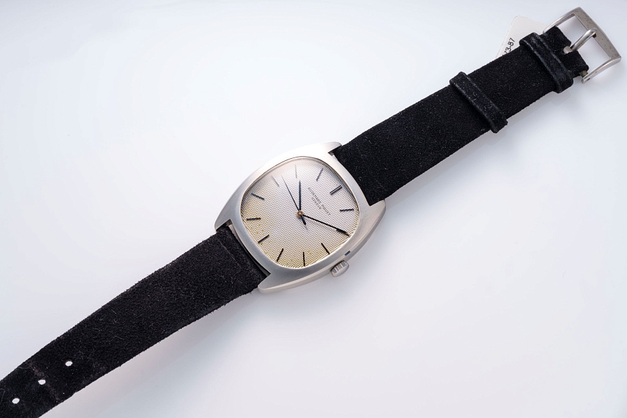 Cushion Case Ref. 5369 in Stainless Steel