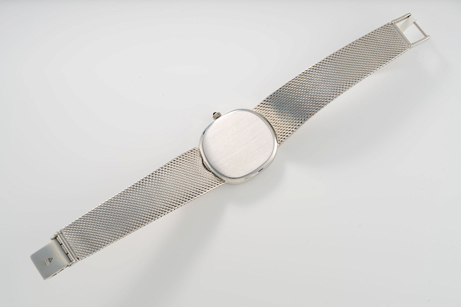 Ellipse in Silver