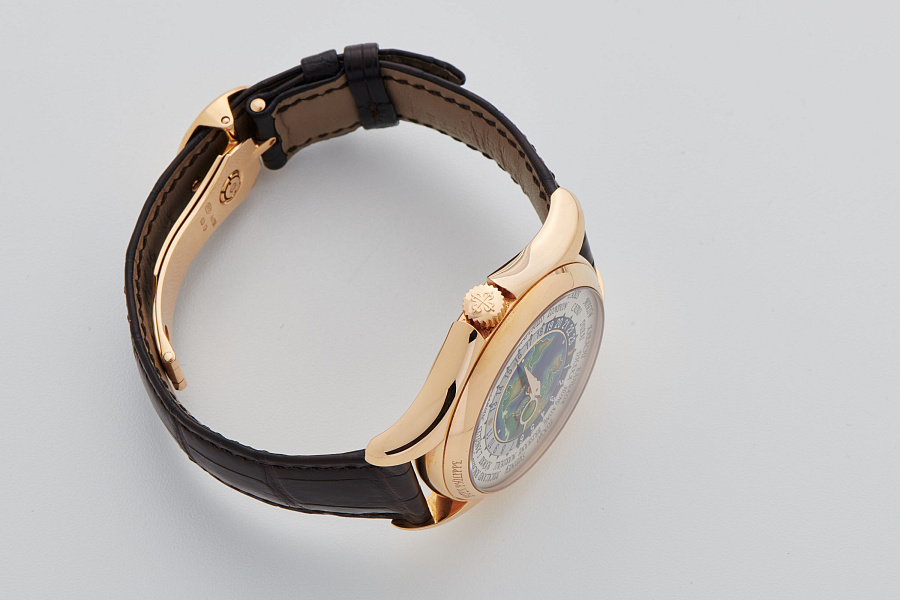 Worldtimer with Cloisonné Dial Ref. 5131R in 18k Rose Gold