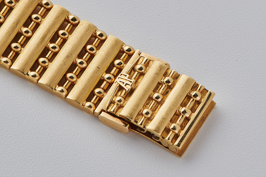 Day-Date Ref. 25573BA on a Special Ladder Bracelet in 18k Yellow Gold