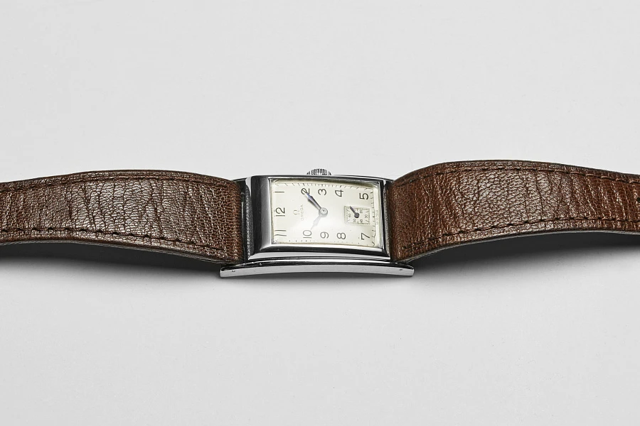 Omega Art Deco