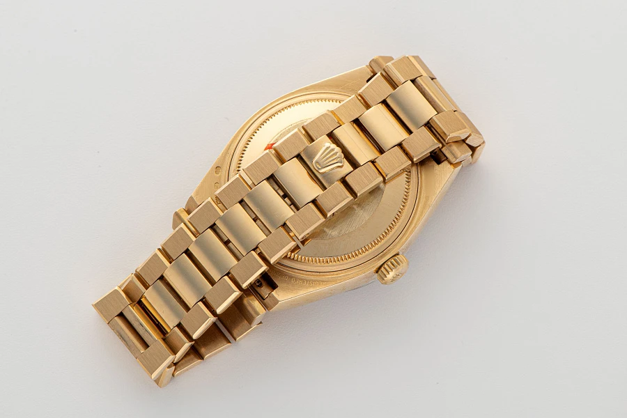 Rolex Day-Date Oysterquartz 'Sapphire & Diamond Lemon String Dial' Ref. 19048 in 18k Yellow Gold