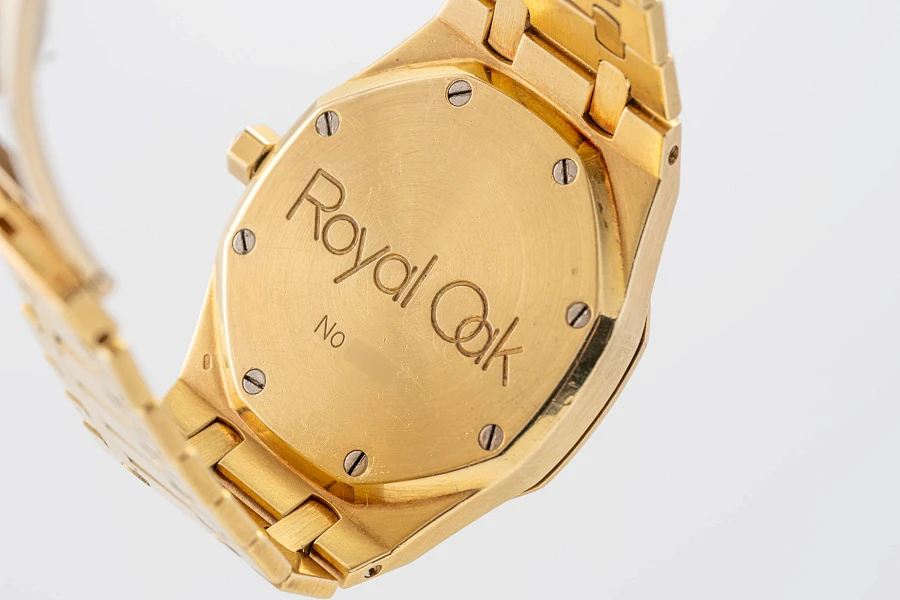 Royal Oak Day Date Ref. 25572BA in 18k Yellow Gold