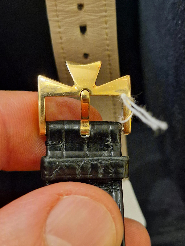 Patrimony Traditionnelle Hand-wound Small Seconds Diamond Indexes