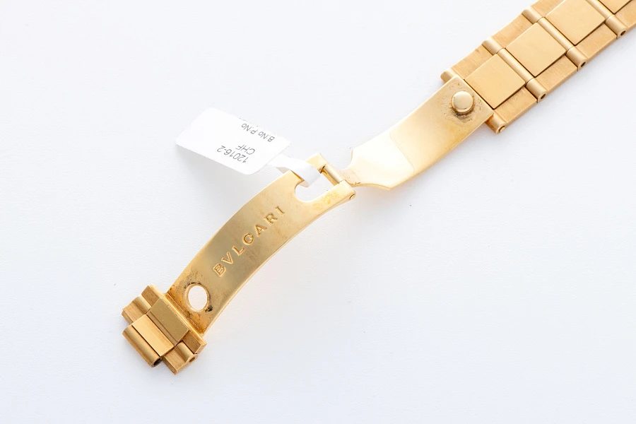 Diagono Scuba Chronograph Ref. SC38G  in 18k Yellow Gold