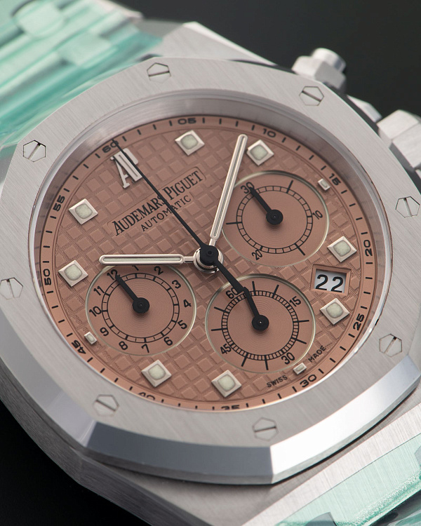 Royal Oak Chronograph 25960 ‘Salmon Dial’ White gold