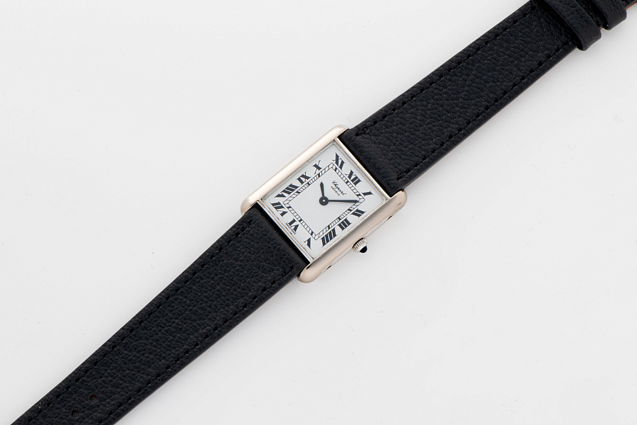 Tank Ref. 2057 in 18k White Gold