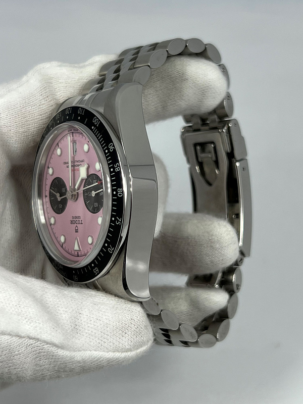 Heritage Black Bay Chronograph Inter Miami Pink 79360