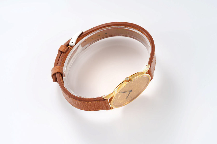Quartz Coin Watch in 18k Yellow Gold