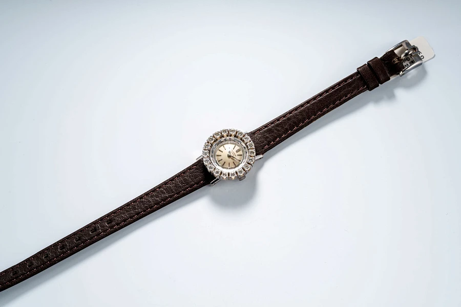 Cocktail Watch in 18k White Gold with Diamonds