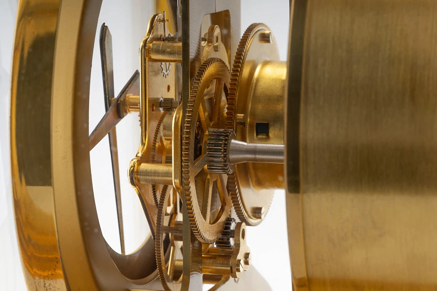 Atmos Table Clock in Gilt Brass