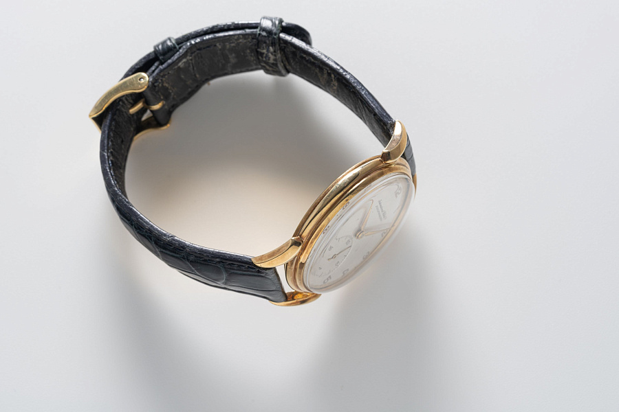Cornes de Vache Dress Watch in 18k Yellow Gold