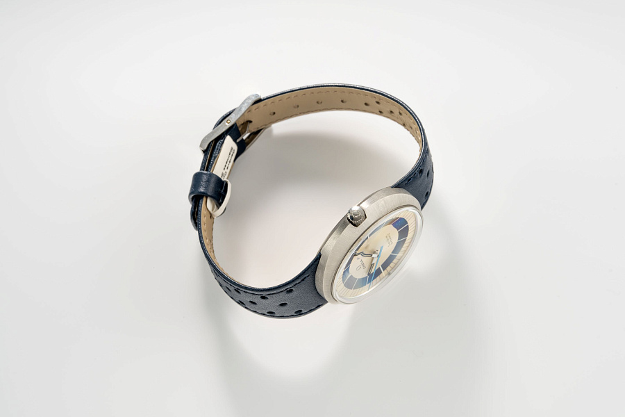 Genève Dynamic in Stainless Steel