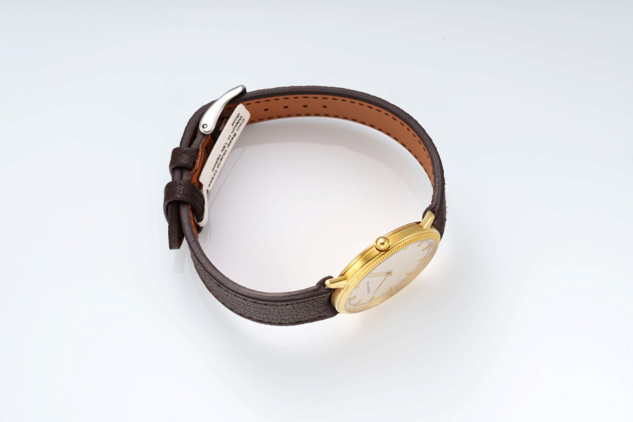 Coin Bezel Quartz Dress Watch in 18k Yellow Gold