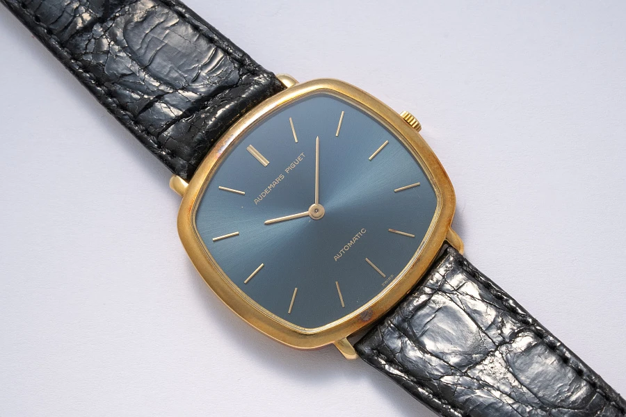 Blue Dial Automatic Dress Watch in 18k Yellow Gold