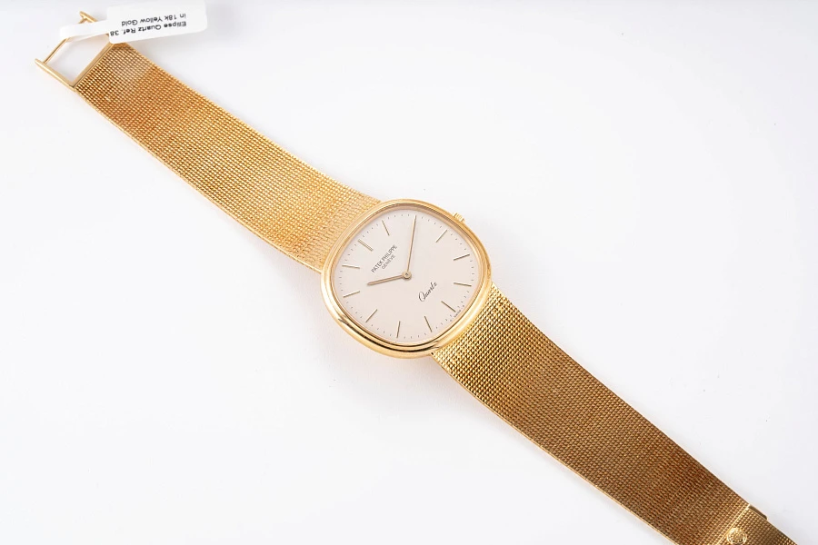 Ellipse Quartz Ref. 3879 in 18k Yellow Gold