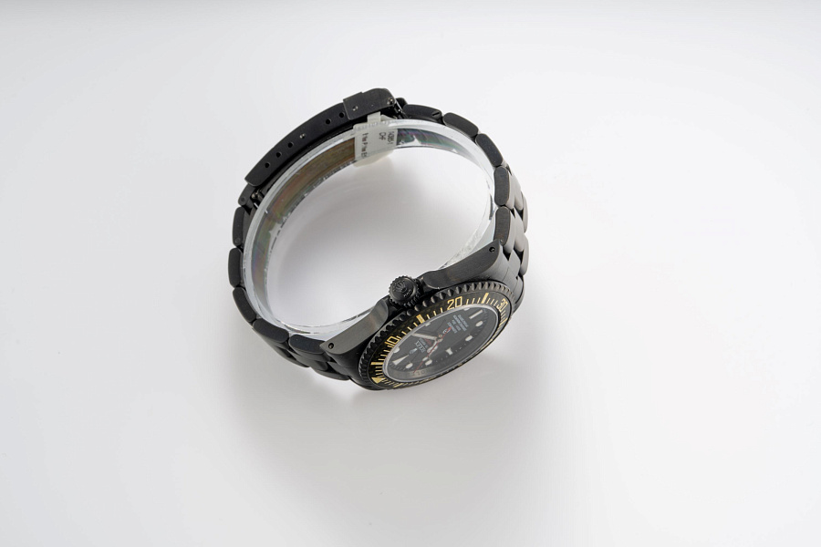 Pro-Hunter Ref. 14060 in DLC-Coated Stainless Steel