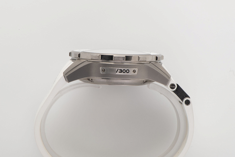 Titanium Diver Chronograph Great White Ref. 1503170LE1AGW3A