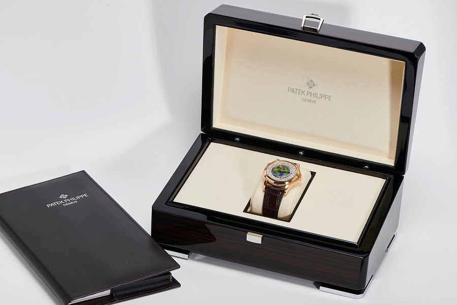 Worldtimer with Cloisonné Dial Ref. 5131R in 18k Rose Gold