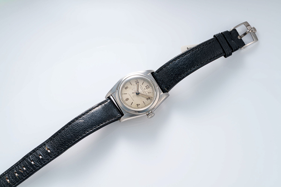 Bubble Back Ref. 2940 in Stainless Steel