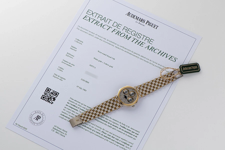 Quantième Perpetual Calendar Ref. 5557CA in 18k White and Yellow Gold