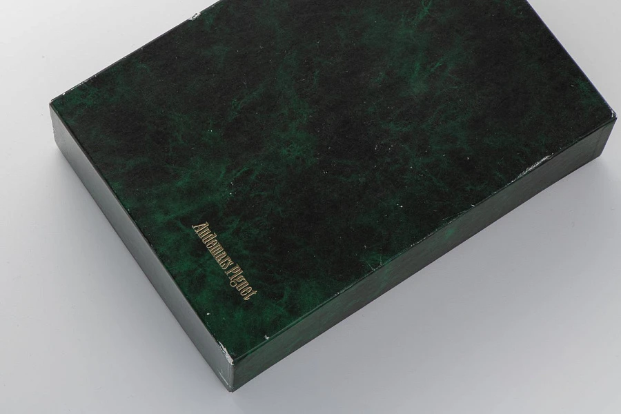 Quantième Perpetual Calendar Ref. 5557CA in 18k White and Yellow Gold