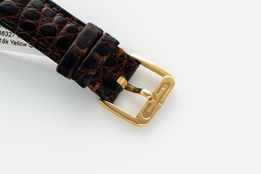 Jumping Hour Ref. G36327 with MOP Dial in 18k Yellow Gold