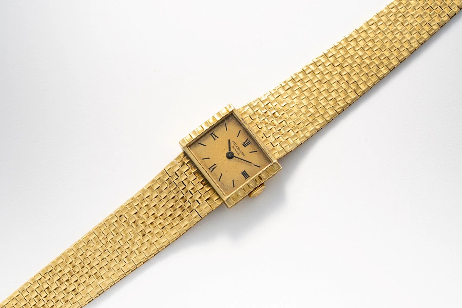 Ladies Watch Ref. 3322 with Woven Bracelet in 18k Yellow Gold