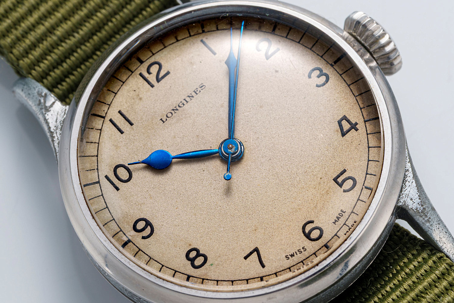 Military Watch Ref. 715 in a Metal Case