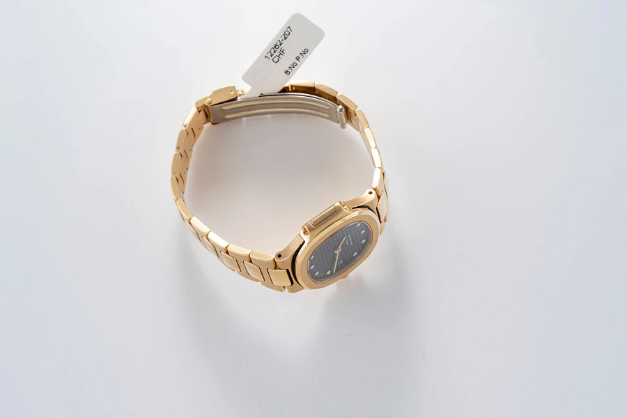 Nautilus Ref. 4700 in 18k Yellow Gold