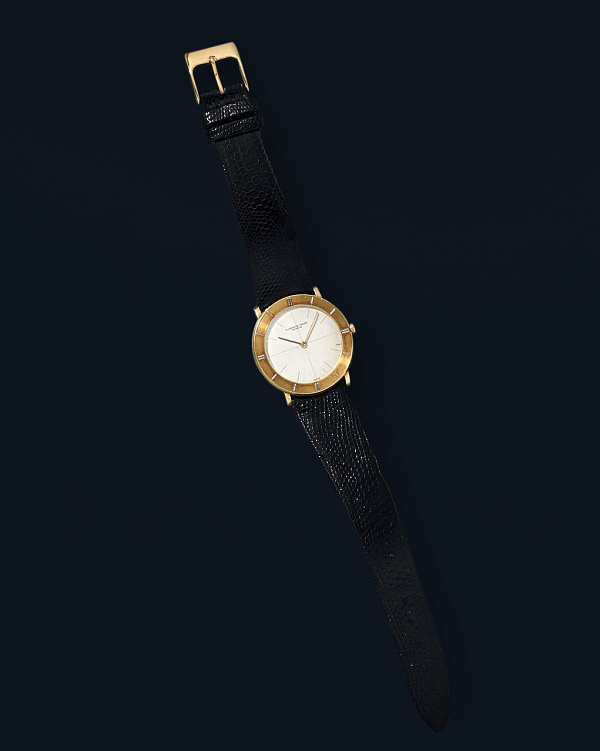 Ultra Slim 'Extrapiatto' Vintage Dress Watch in 18k Yellow Gold