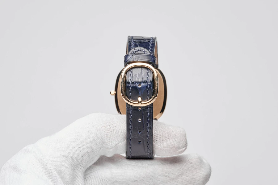 Ellipse with a Gentleman Set