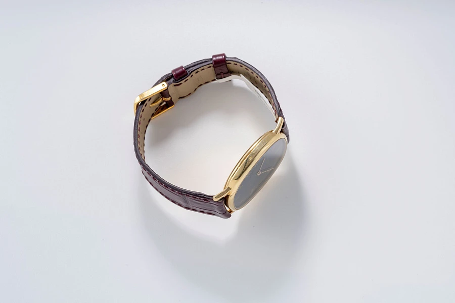 Automatic Ellipse Ref. 722 in 18k Yellow Gold