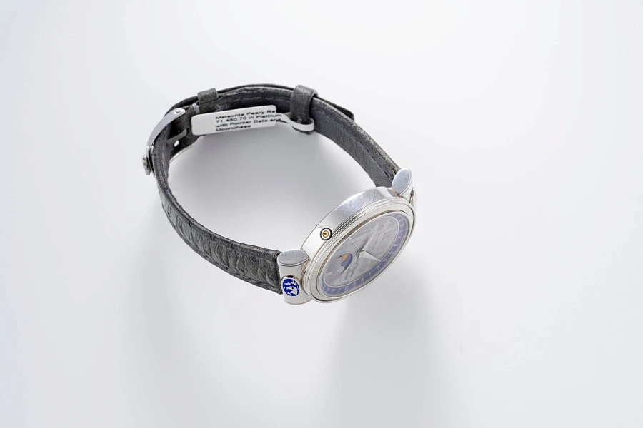 Meteorite Peary Ref. 71.450.70 in Platinum with Pointer Date and Moonphase