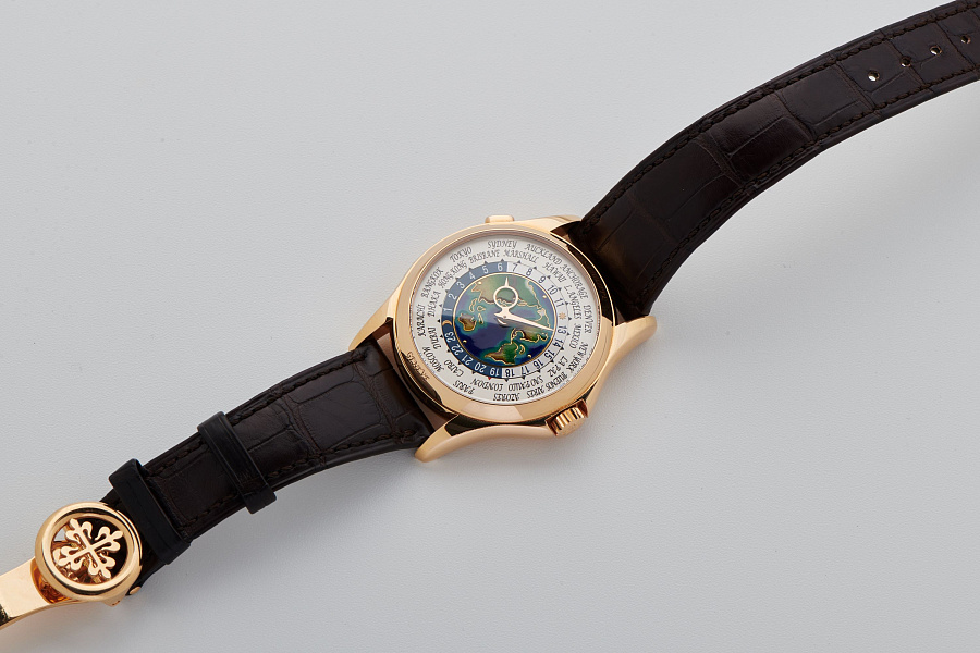 Worldtimer with Cloisonné Dial Ref. 5131R in 18k Rose Gold
