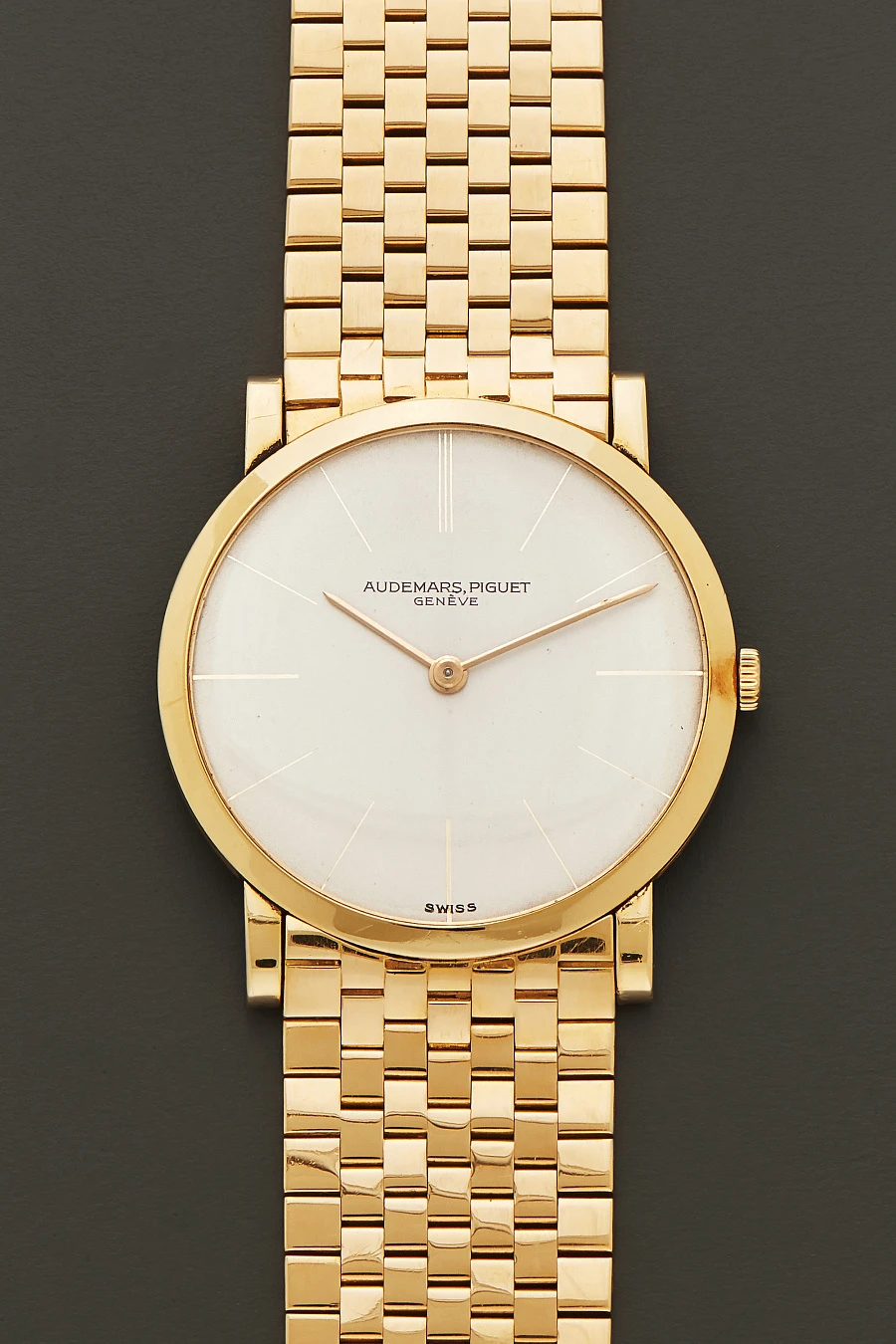 Ultra Thin Dress Watch in 18k Yellow Gold