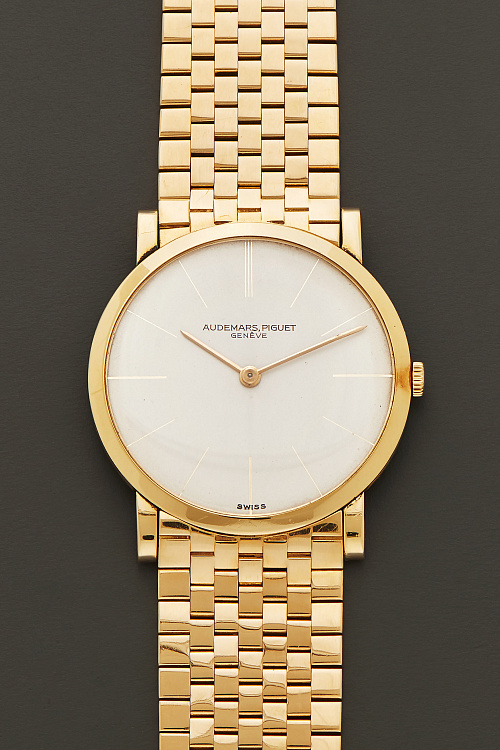 Ultra Thin Dress Watch in 18k Yellow Gold