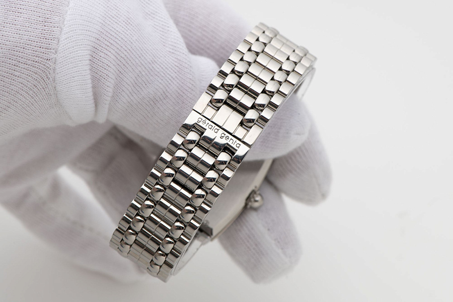 Solo with Guilloche Mother of Pearl Dial