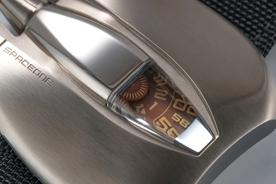 Jumping Hour Limited Edition in Stainless Steel