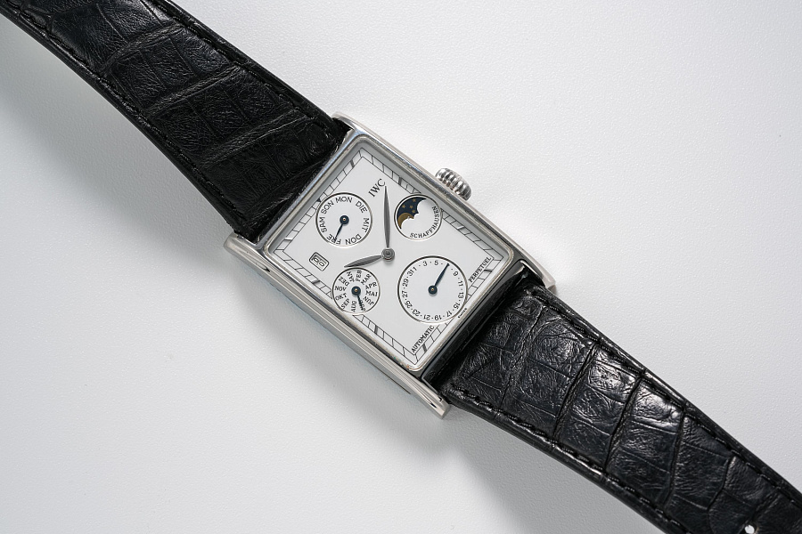 Novecento Perpetual Calendar Ref. IW3545 in Platinum