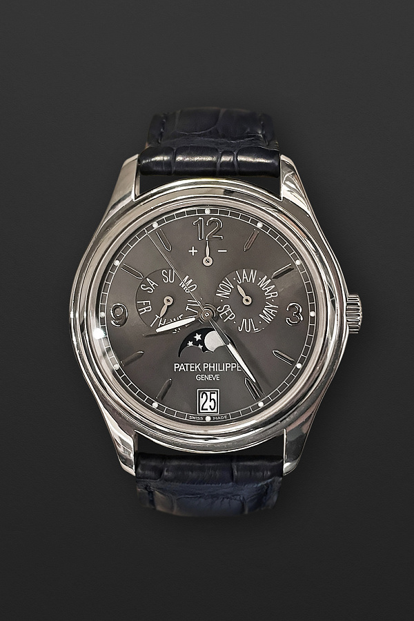 Annual Calendar 5146 White Gold